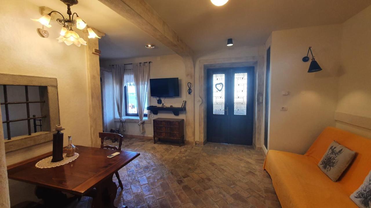 Studio-Apartments Monfort 波尔托罗 外观 照片