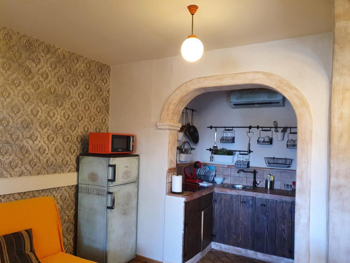 Studio-Apartments Monfort 波尔托罗 外观 照片